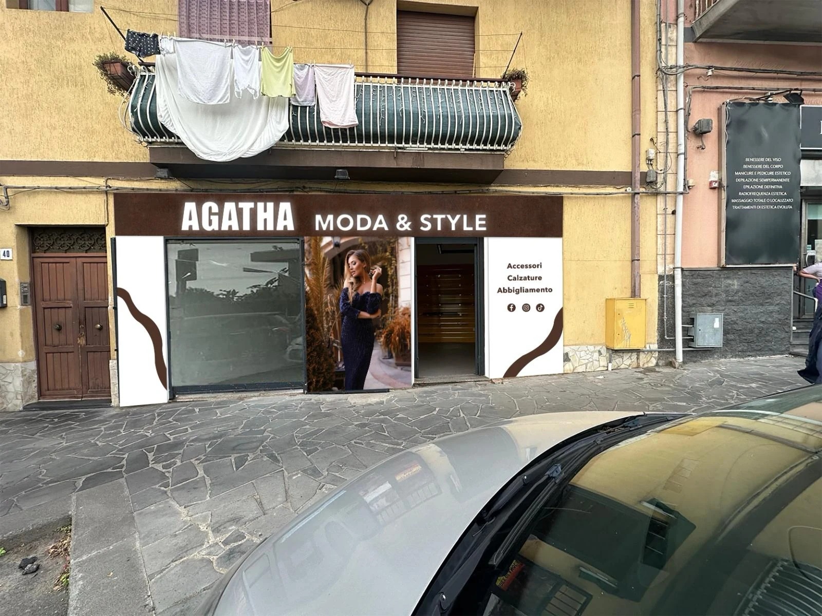 Agatha Moda & Style — Insegna e vetrine · Retail