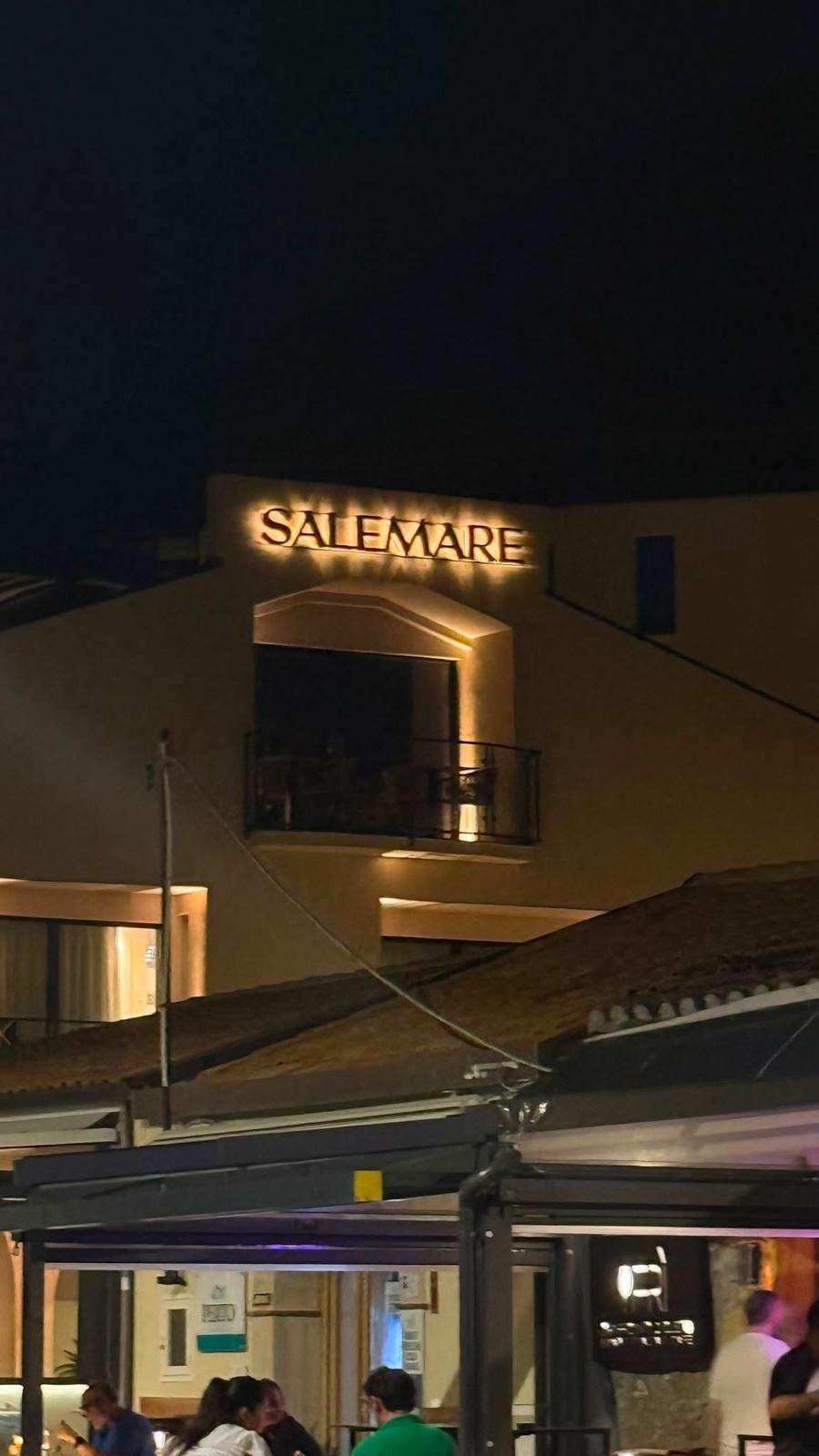 Salemare — Ristorazione · Insegna di facciata